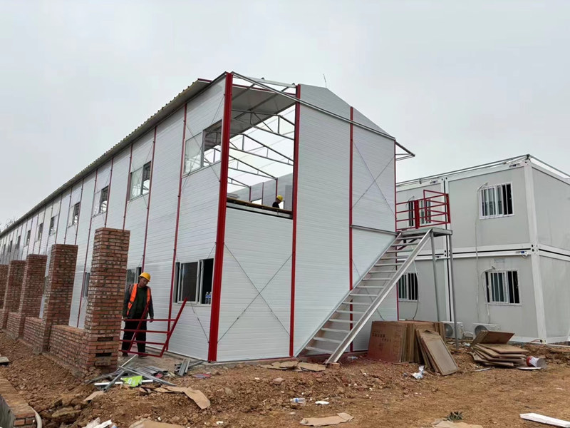 甘肅打包箱臨時(shí)建筑安裝完工